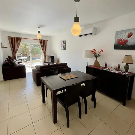 109 Queens Gardens, Apartment Paphos