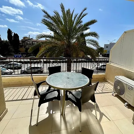 109 Queens Gardens, Апартаменты *